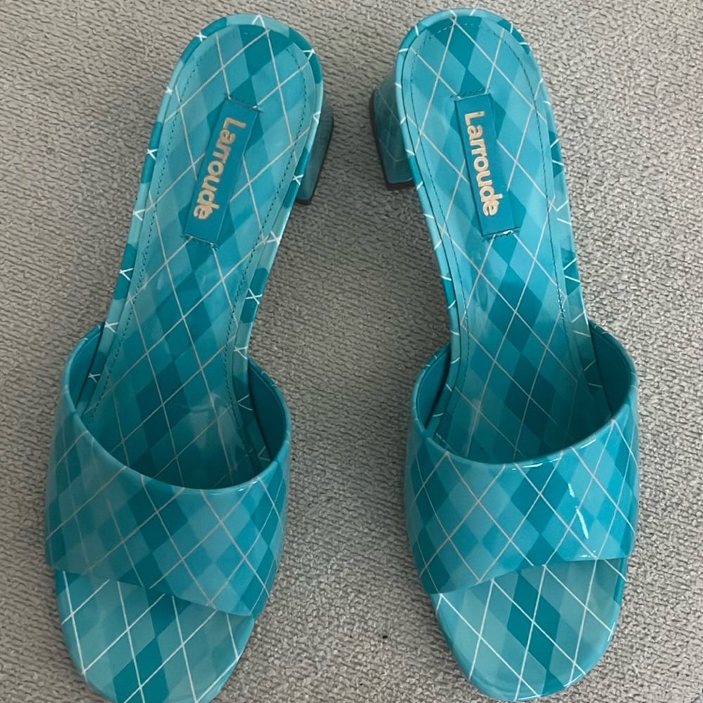 NWOT Larroude Aqua Argyle Heels